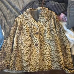 Vinatage faux leopard print coat